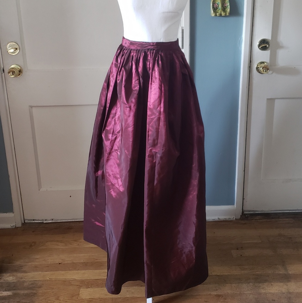Vintage ♡ Silk Taffeta Burgundy Lush Full Skirt